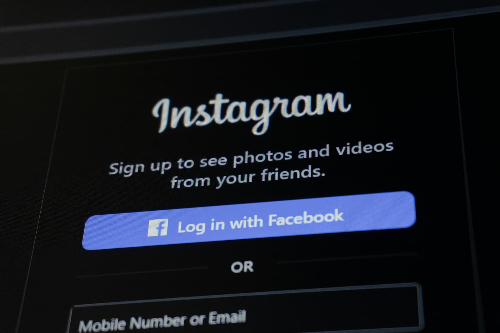 Curtidas Brasileiras no Instagram: Por Que Elas Pesam Mais no Algoritmo (e nos Seus Clientes)