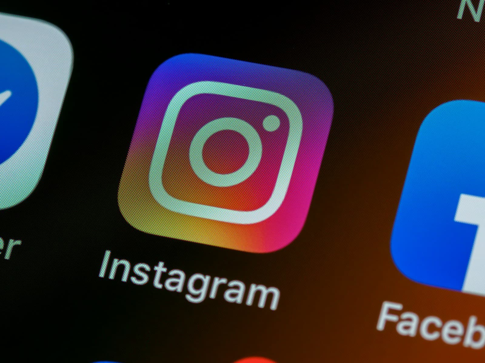 Curtidas Brasileiras no Instagram: Por Que a Prova Social Precisa Ter Sotaque Local